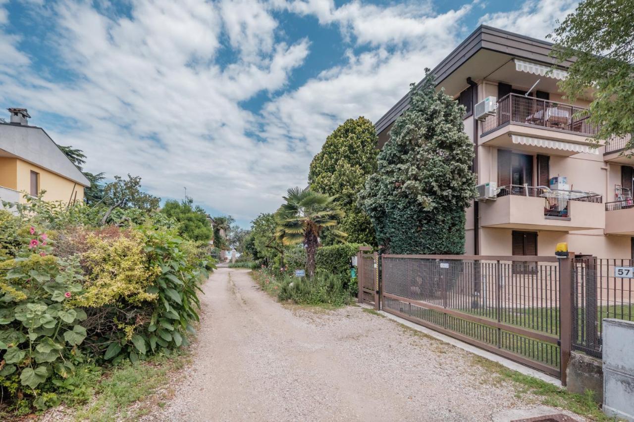 Casa Lugana 15 - Monolocale Con Piscina Fronte Lago Sirmione Exterior photo