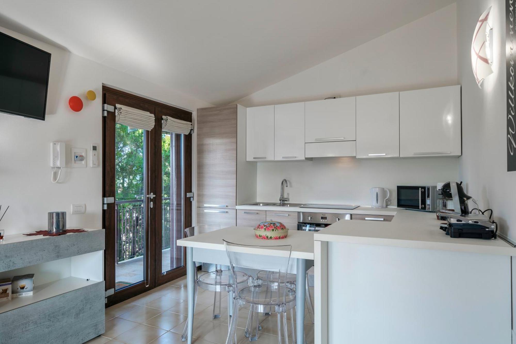 Casa Lugana 15 - Monolocale Con Piscina Fronte Lago Sirmione Exterior photo